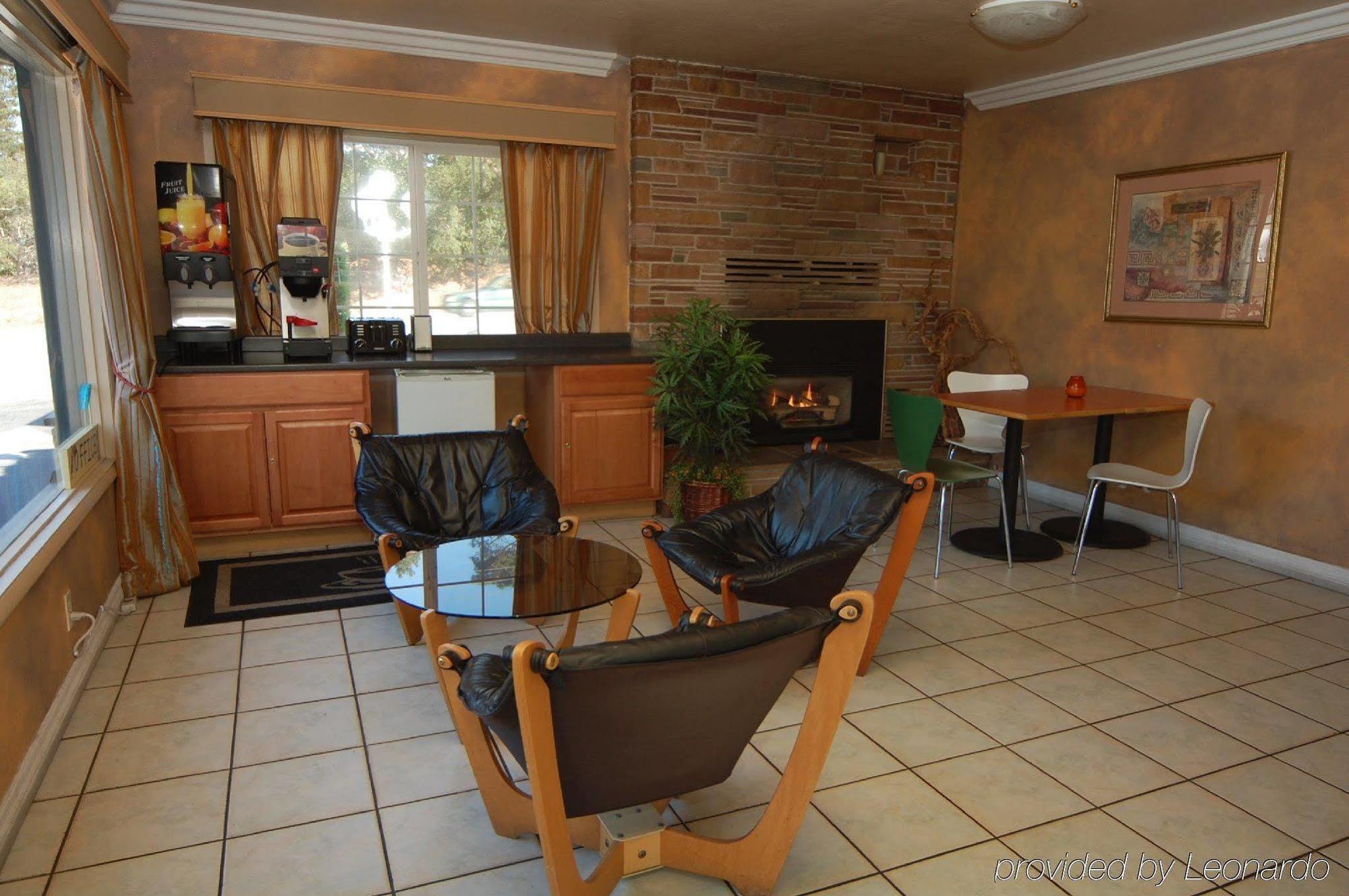 Monterey Surf Inn Interior photo